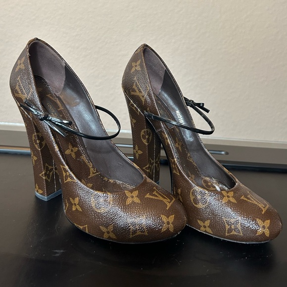 Louis Vuitton monogram pumps - Picture 2 of 9